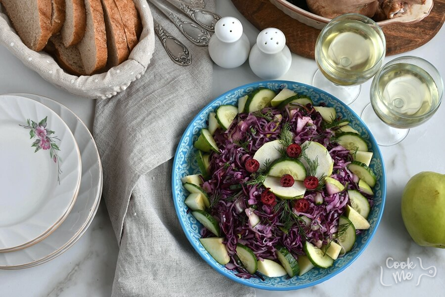How to serve Red Cabbage Salad with Apple