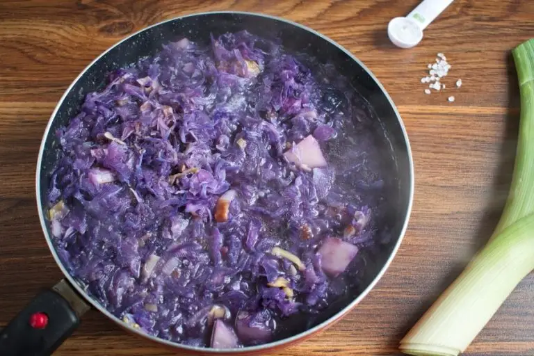 Step 4 - Red Cabbage Soup