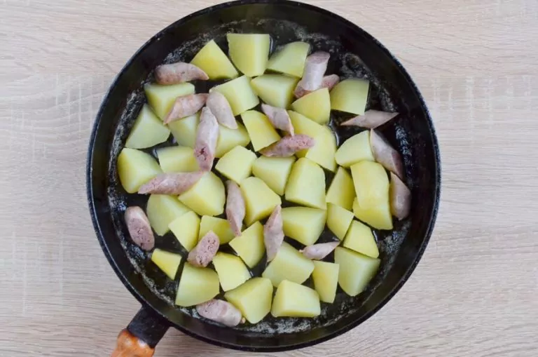 Step 4 - Sausage, Mustard & Apple Hash