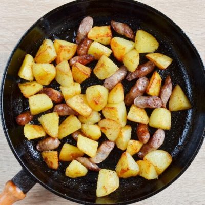 Sausage, Mustard & Apple Hash recipe - step 4