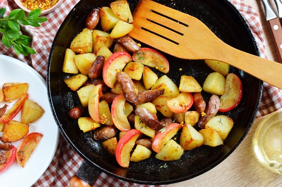 Sausage, Mustard & Apple Hash Recipe-How To Make Sausage, Mustard & Apple Hash-Delicious Sausage, Mustard & Apple Hash