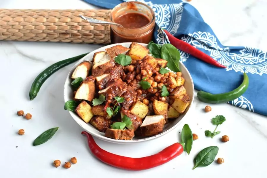 Tandoori Chicken Bowls with Peanut Sauce