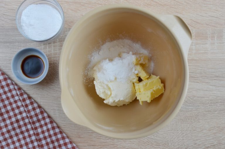 Step 7 - The Best Carrot Cake Cupcakes