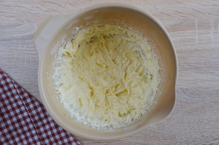 Step 7 - The Best Carrot Cake Cupcakes