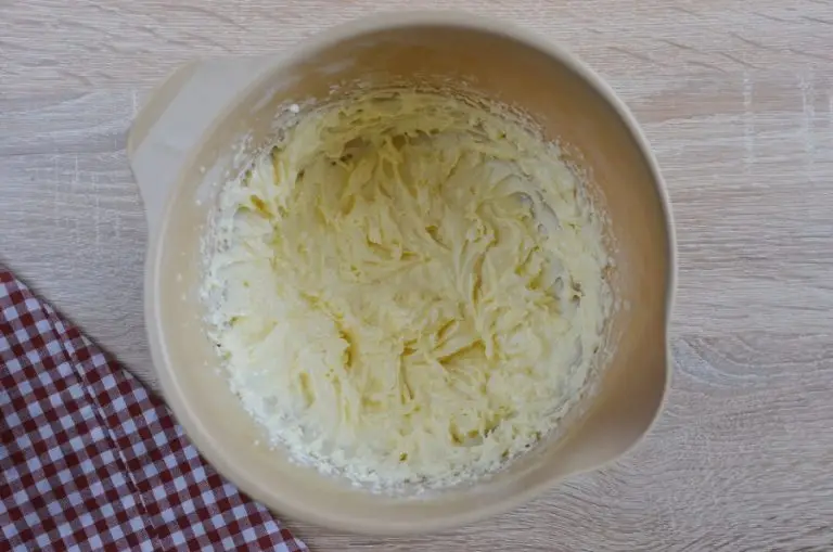 Step 7 - The Best Carrot Cake Cupcakes
