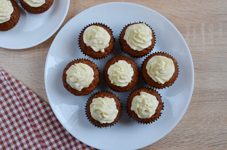 How to serve The Best Carrot Cake Cupcakes