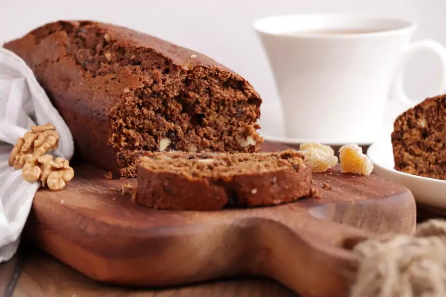 Vegan Gingerbread Cake with Triple Ginger