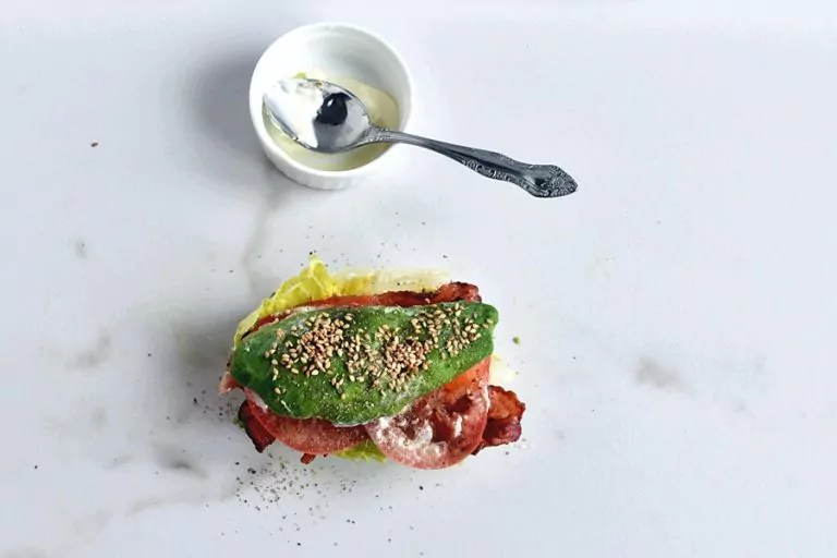 Step 4 - Avocado Bun BLT