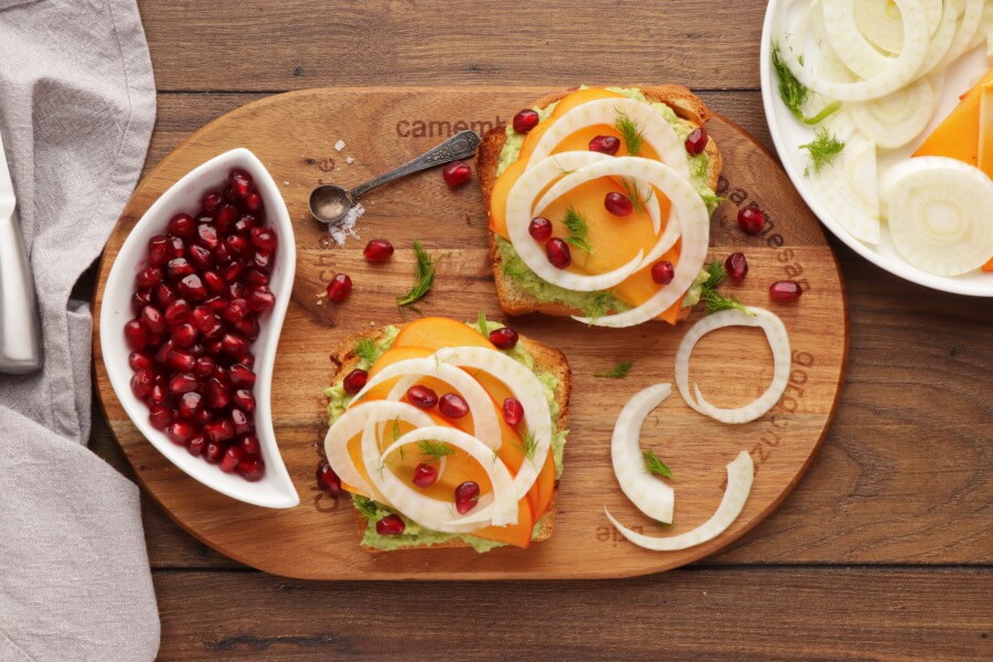Avocado Toast with Persimmon and Pomegranate Recipe-Avocado Toast with Persimmon, Pomegranate and Fennel-Persimmon Avocado Toast