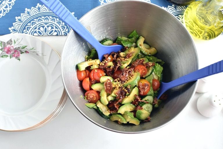 Step 4 - Bacon, Lettuce, Tomato and Avocado Salad
