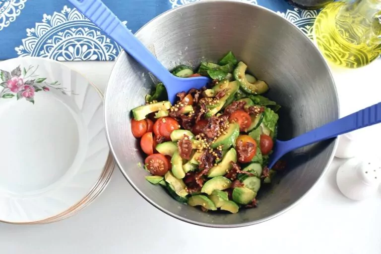 Step 4 - Bacon, Lettuce, Tomato and Avocado Salad
