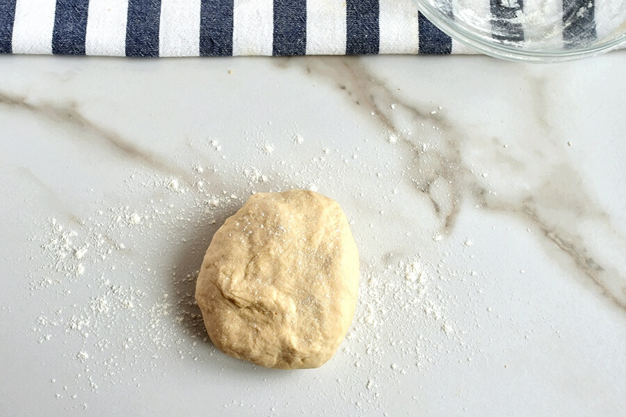 Bacon and Mashed Potato Knots recipe - step 3