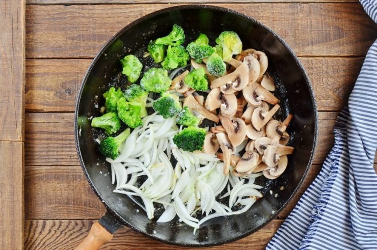 Step 4 - Chicken Broccoli and Mushroom Stir Fry
