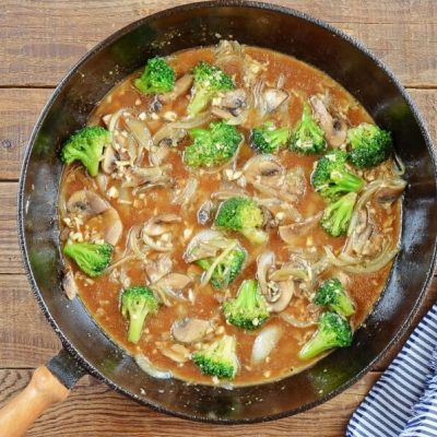 Chicken Broccoli and Mushroom Stir Fry recipe - step 5