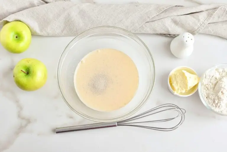 Cinnamon Swirl Topped Apple Cake recipe - step 1