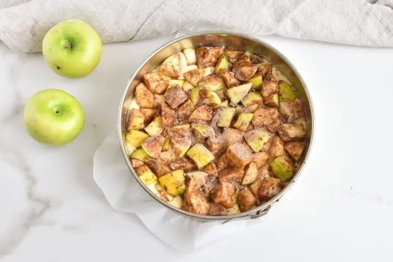 Cinnamon Swirl Topped Apple Cake recipe - step 8