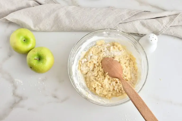 Cinnamon Swirl Topped Apple Cake recipe - step 3