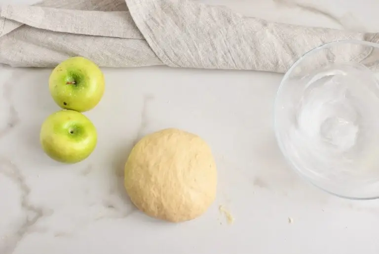 Cinnamon Swirl Topped Apple Cake recipe - step 4