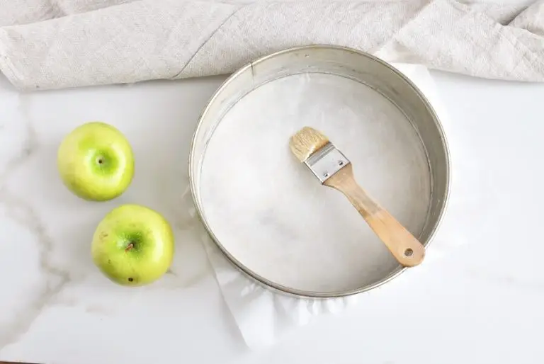 Cinnamon Swirl Topped Apple Cake recipe - step 5