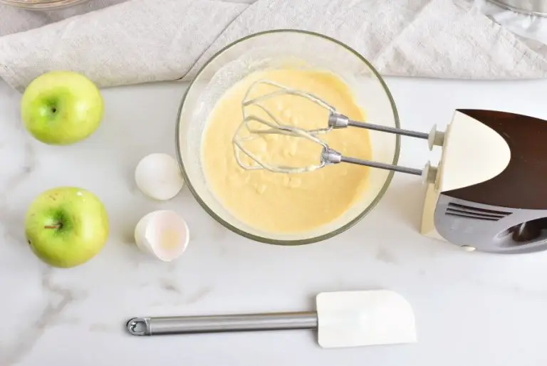 Cinnamon Swirl Topped Apple Cake recipe - step 7