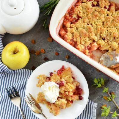 Cranberry Apple Raisin Crisp Recipe-How To Make Cranberry Apple Raisin Crisp-Delicious Cranberry Apple Raisin Crisp