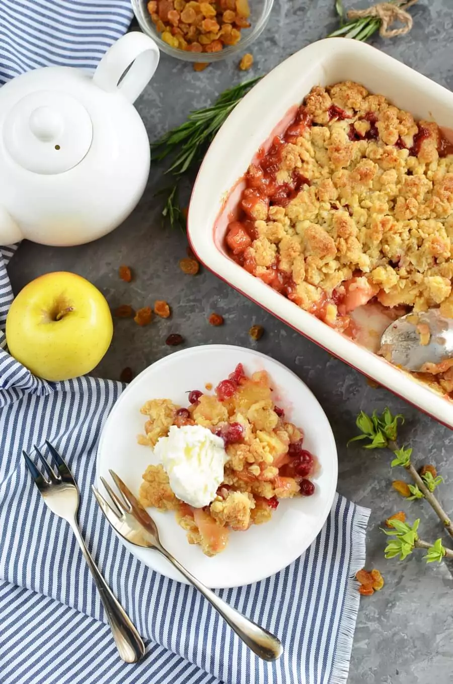 Cranberry Apple Raisin Crisp