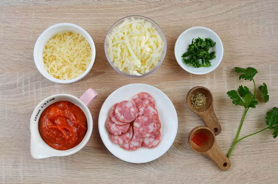 Ingredients for Crustless Pepperoni Pizza Keto
