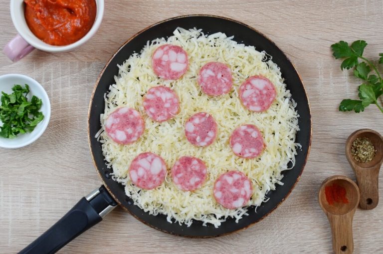 Step 1 - Crustless Pepperoni Pizza Keto