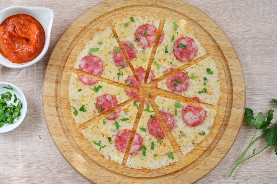 How to serve Crustless Pepperoni Pizza Keto