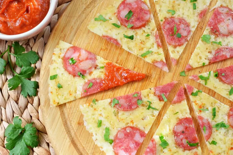 Crustless Pepperoni Pizza Keto