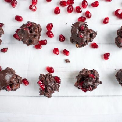 Dark Chocolate Walnut Pomegranate Clusters recipe - step 2