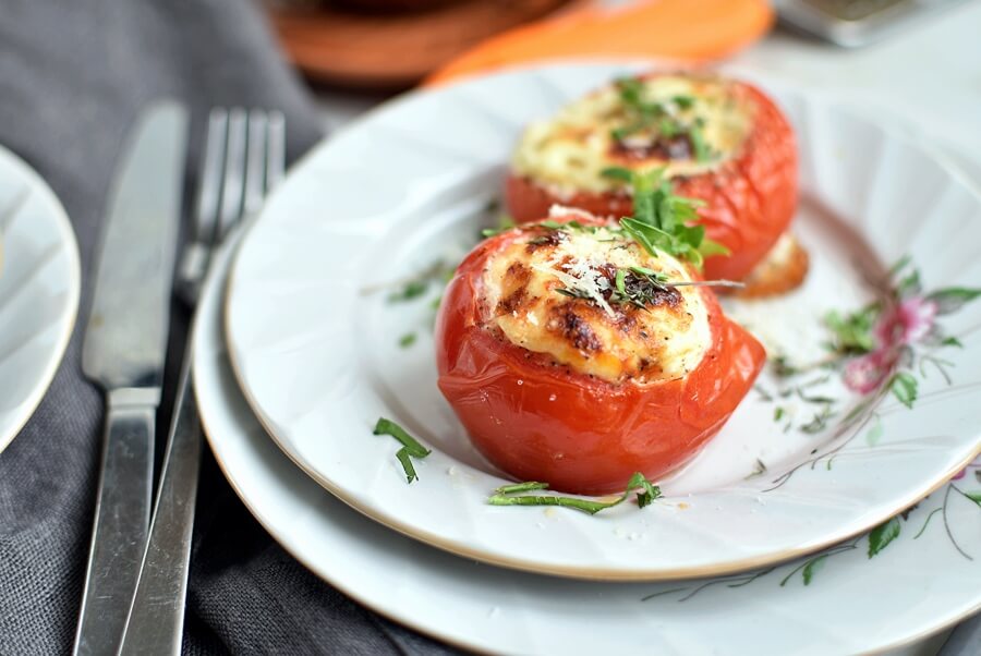 Eggs Baked in Tomatoes Recipe-Homemade Eggs Baked in Tomatoes - Easy Eggs Baked in Tomatoes