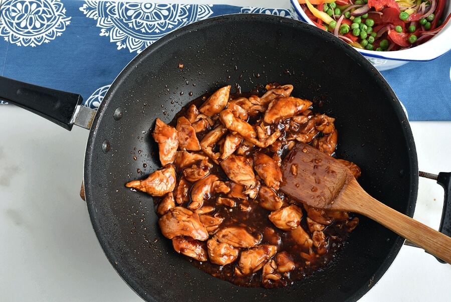 Honey Sriracha Chicken Stir Fry recipe - step 5