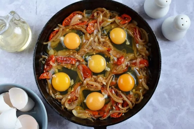 Step 4 - Mediterranean Eggs