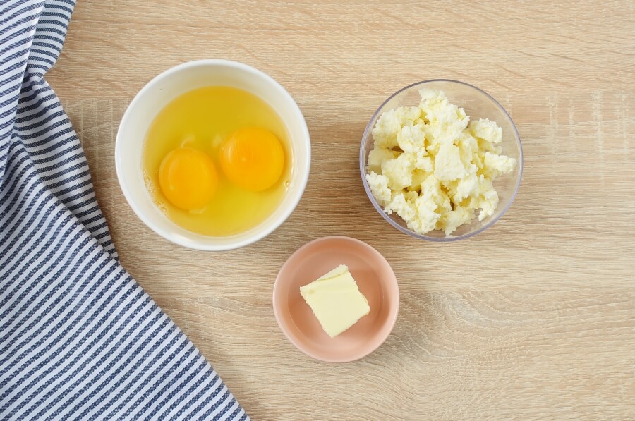 Ingridiens for Scrambled Eggs With Queso Fresco