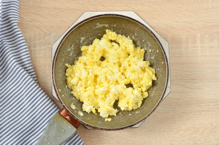 Step 4 - Scrambled Eggs With Queso Fresco