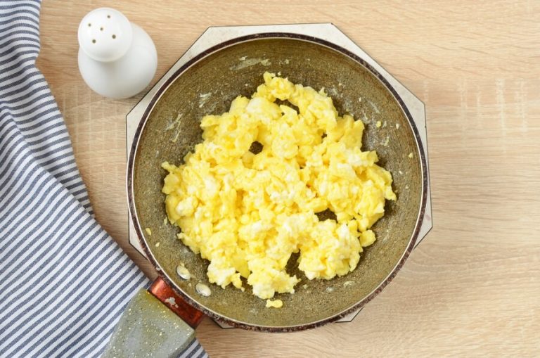 Step 5 - Scrambled Eggs With Queso Fresco