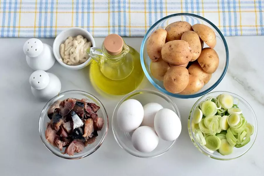 Ingredients for Smoked Mackerel & Leek Hash with Horseradish