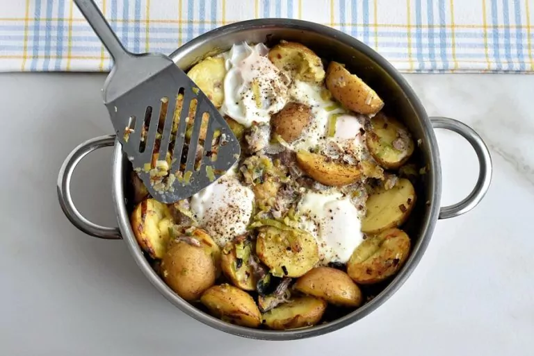 Step 5 - Smoked Mackerel & Leek Hash with Horseradish