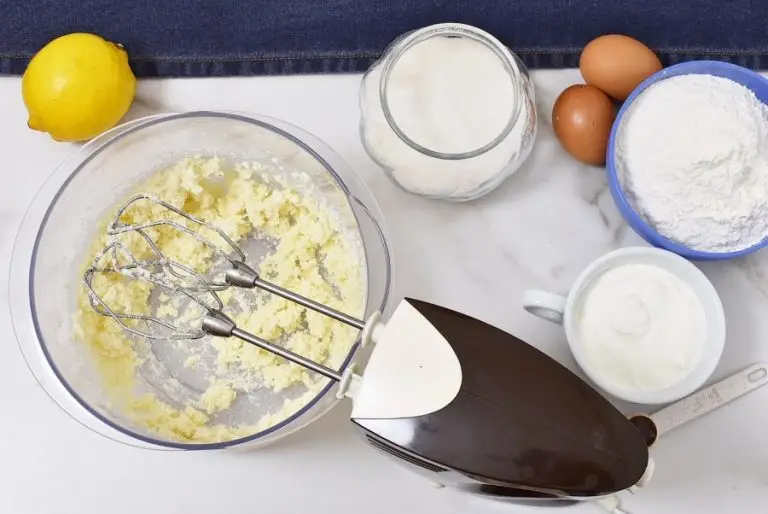 Blueberry Queso Fresco Crumble Cake recipe - step 2