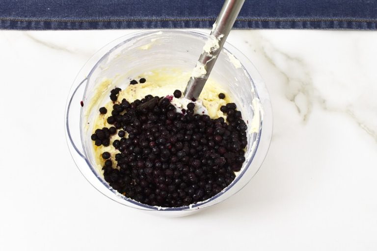 Step 5 - Blueberry Queso Fresco Crumble Cake