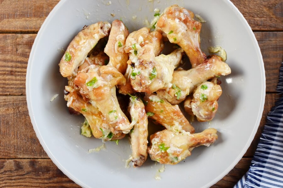 Garlic-Parmesan Wings recipe - step 5