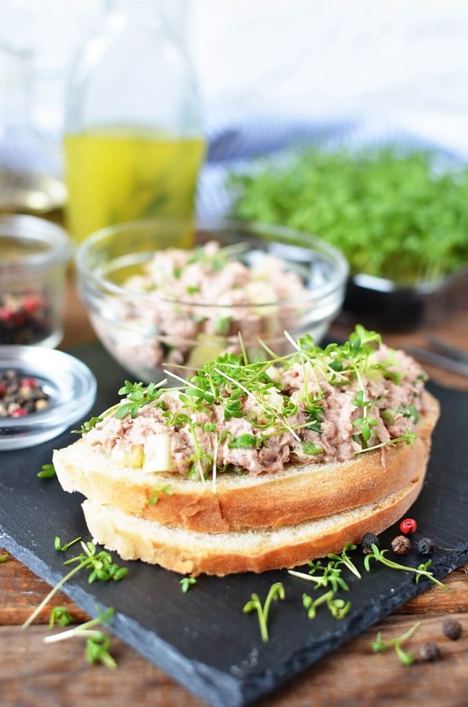 Smooth Tuna and Chives in a Yogurt Dressing