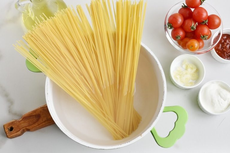 Step 1 - Harissa Spaghetti