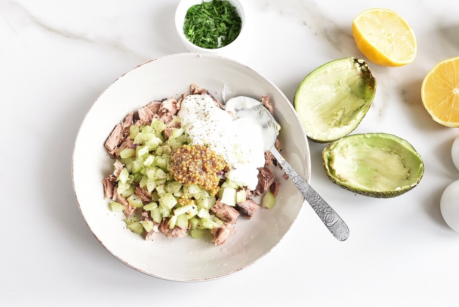 Healthy Tuna Salad Stuffed in Avocado recipe - step 3