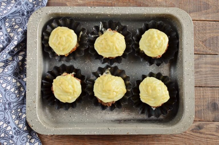 Step 7 - Meatloaf Cupcakes