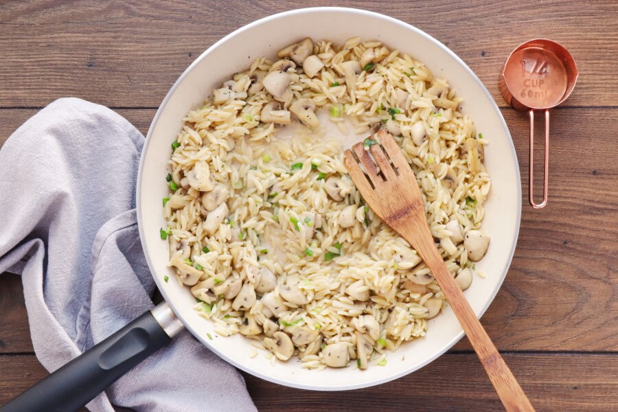 Orzo with Mushrooms, Scallions and Parmesan recipe - step 5
