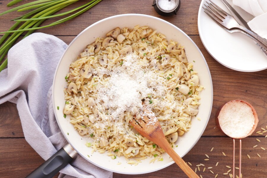 Orzo with Mushrooms, Scallions and Parmesan recipe - step 6