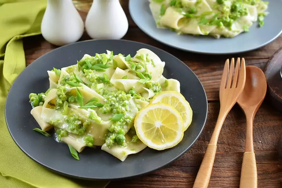 Pea Pesto Pappardelle