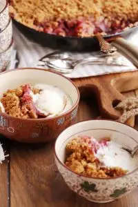 Skillet Baked Pear and Apple Crisp